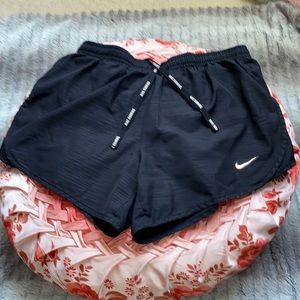 I’m selling nike dri-fit shorts in size XS in the color black only worn twice